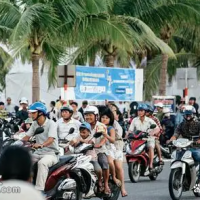 为何越来越多的中年人加入摩旅的队伍，通勤摩托越来越少